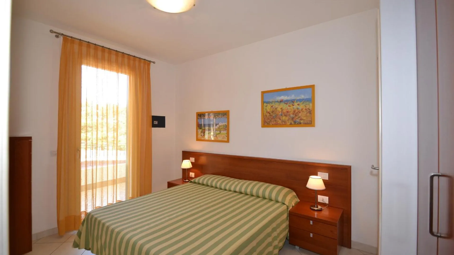 Lovely Flat In A Building Surrounded By Garden Bibione