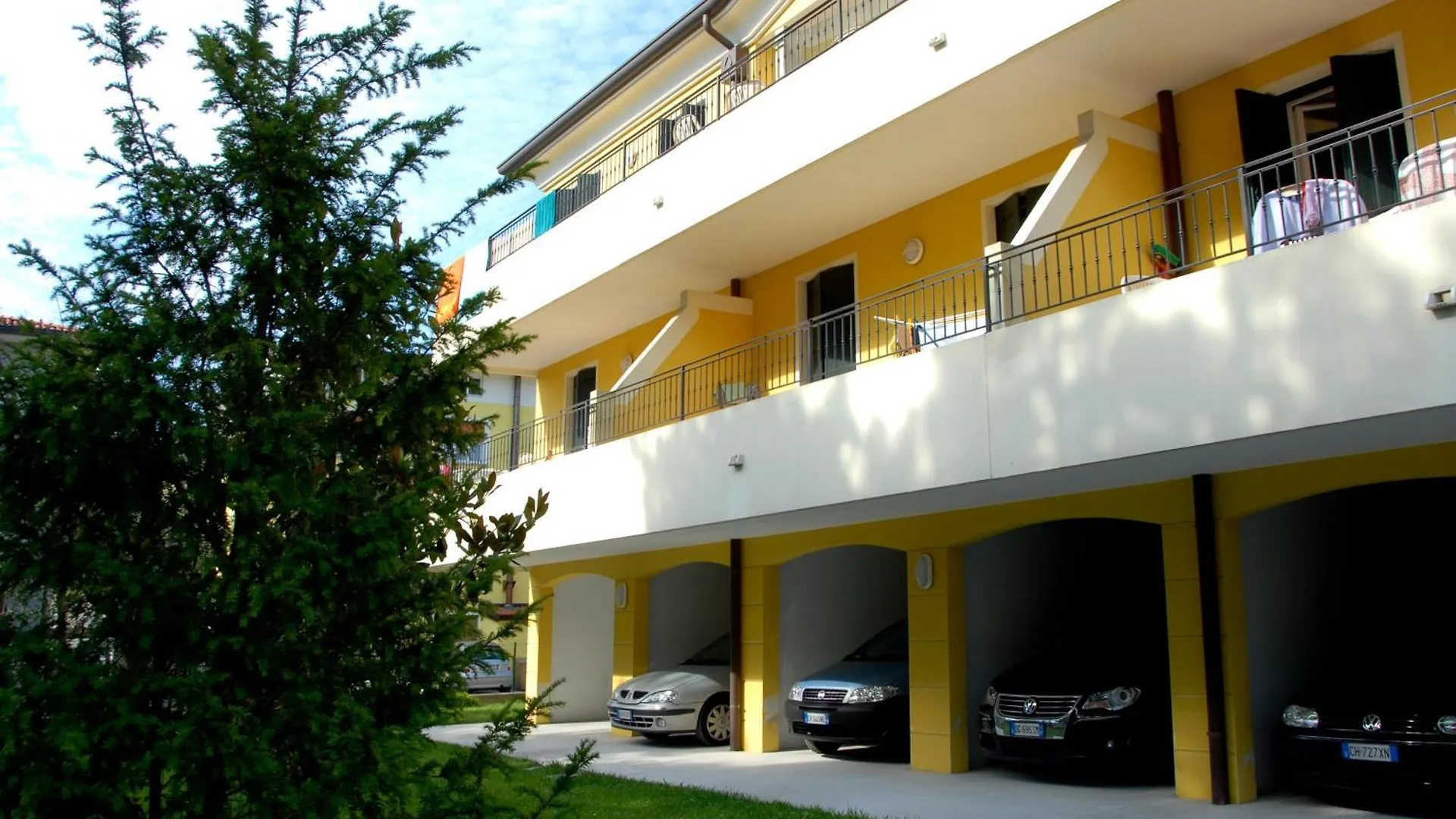 Apartment Lovely Flat In A Building Surrounded By Garden Bibione
