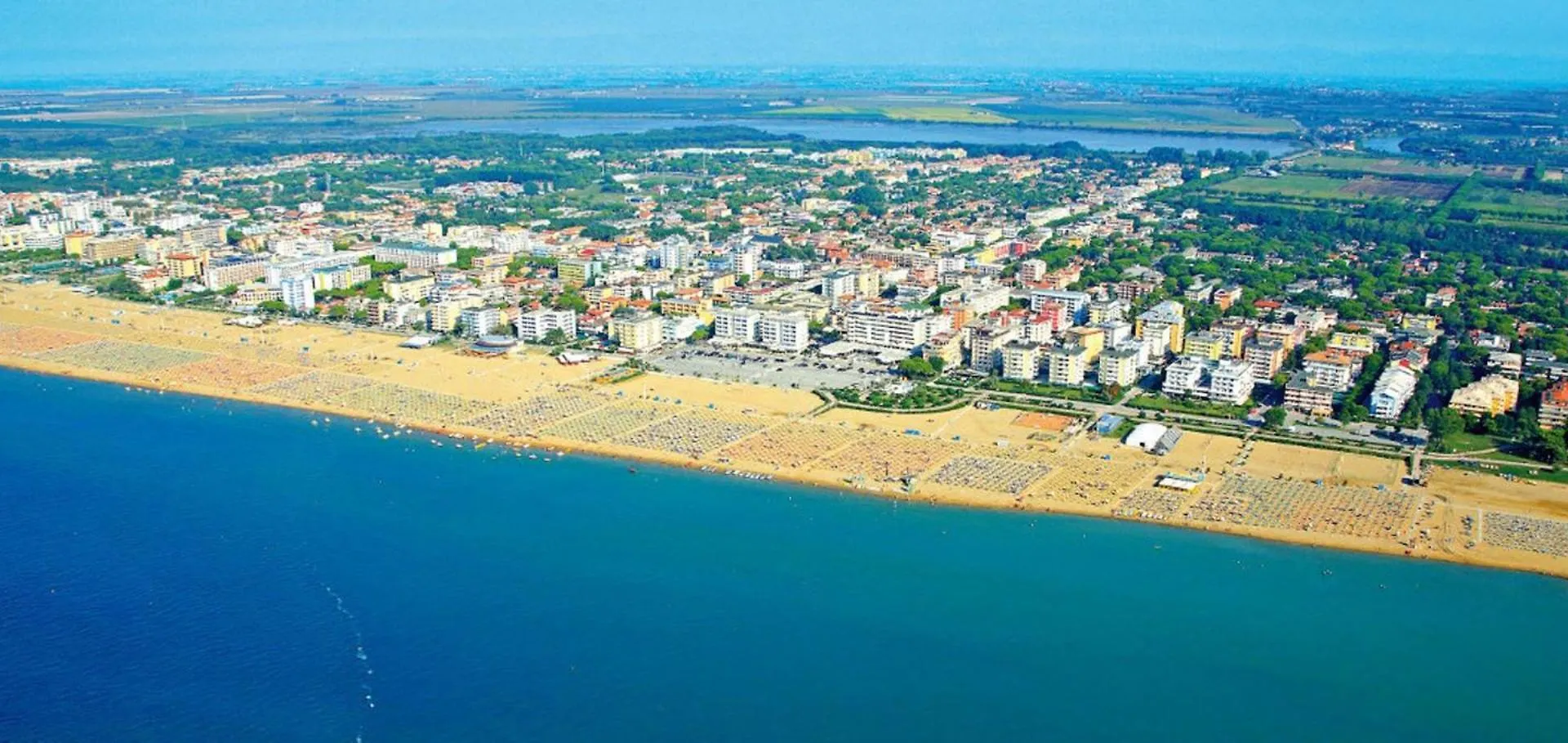 Lovely Flat In A Building Surrounded By Garden Bibione Italy
